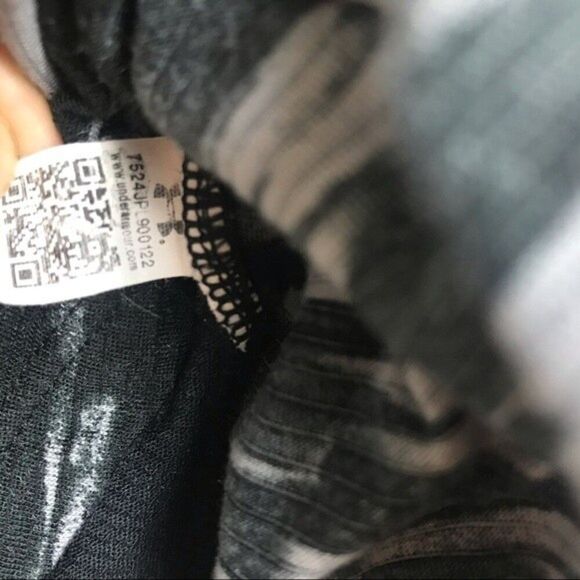 Under Armour Mesh Run Tee Shirt S Athletic Gym Training Tennis Golf Top 1309454 - Picture 13 of 15